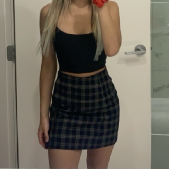 ARITZIA Sunday Best Skirt - Picture 2 of 3